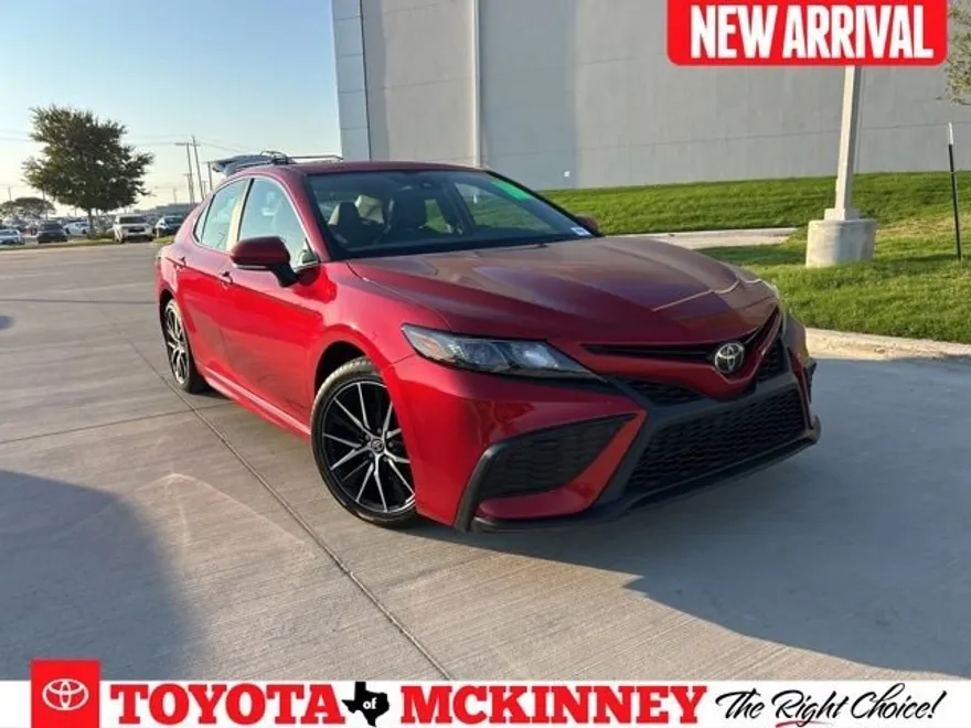 2024 Toyota Camry SE photo 1