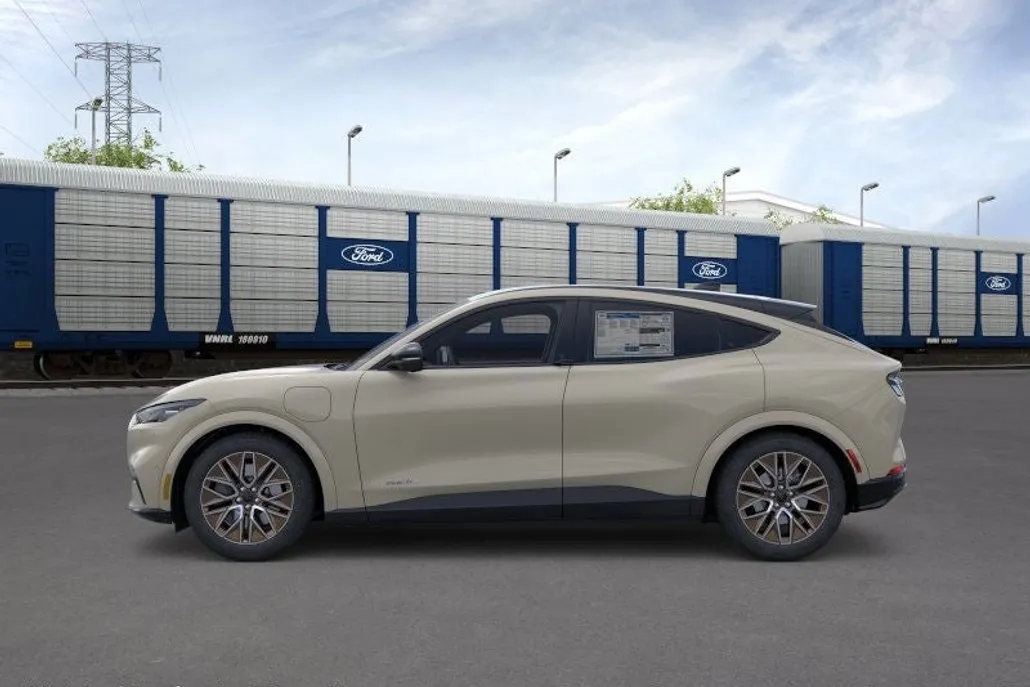 2025 Ford Mustang Mach-E Premium photo 1