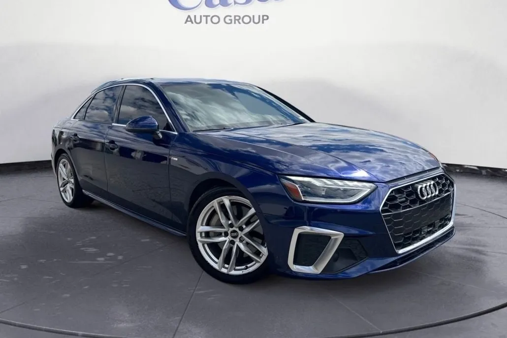 2023 Audi A4 45 S line Premium Plus Quattro photo 1