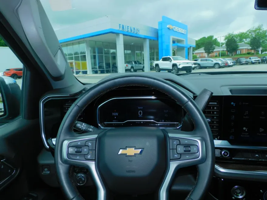 2023 Chevrolet Silverado 1500 LT photo 1