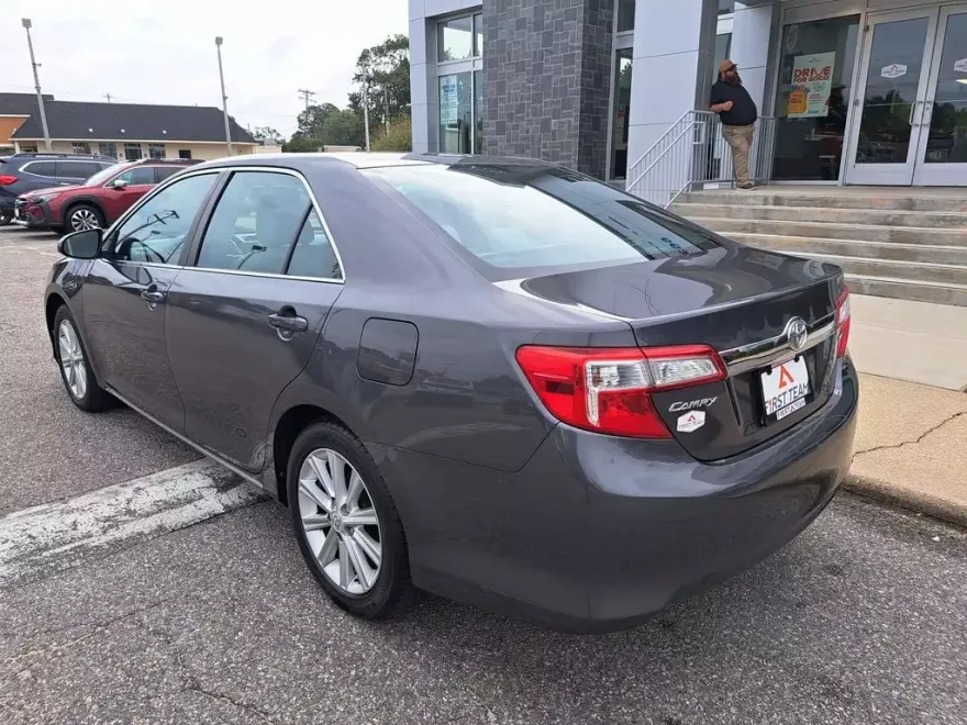 2012 Toyota Camry XLE photo 1