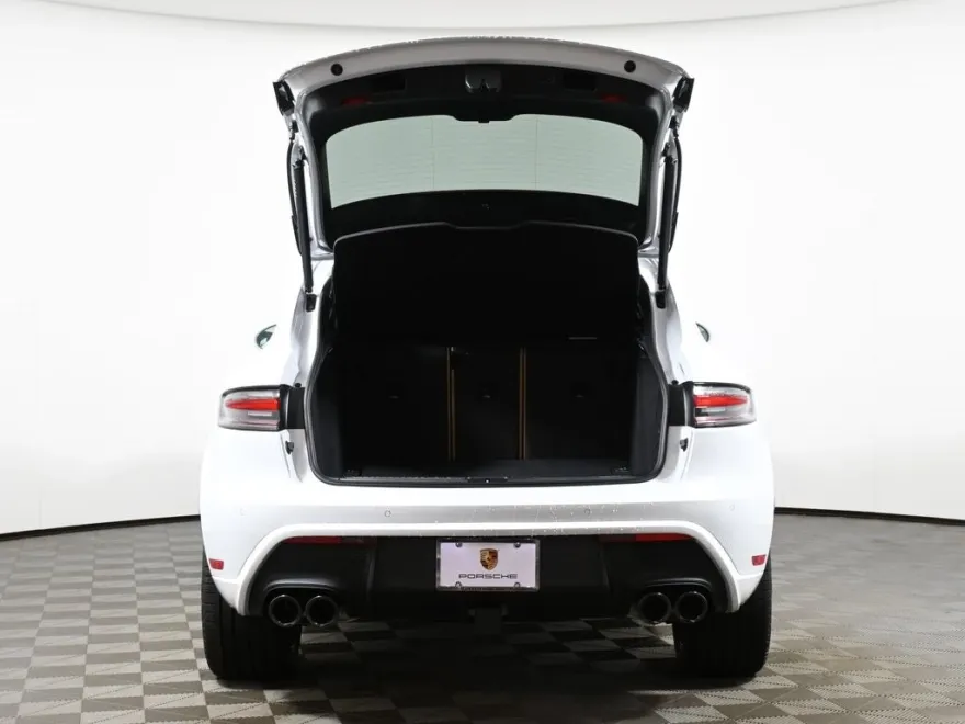 2024 Porsche Macan Base photo 41