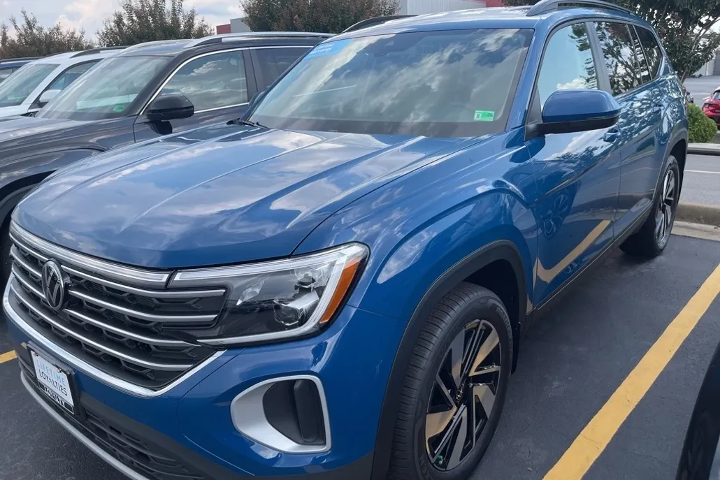2026 Volkswagen Atlas SE Technology photo 1