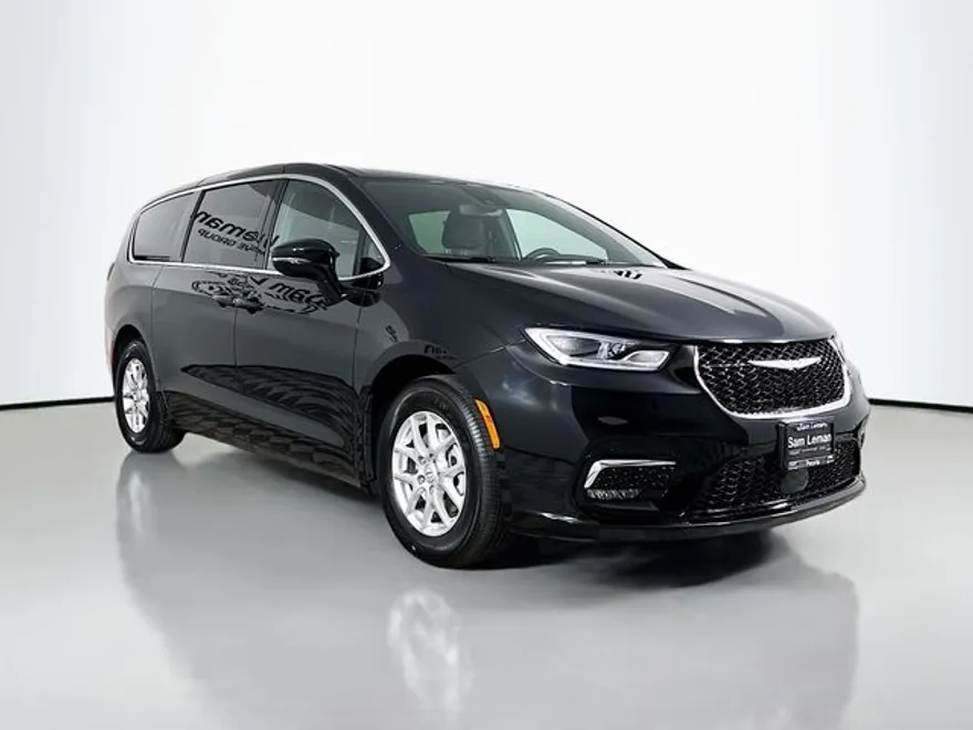 2026 Chrysler Pacifica photo 1