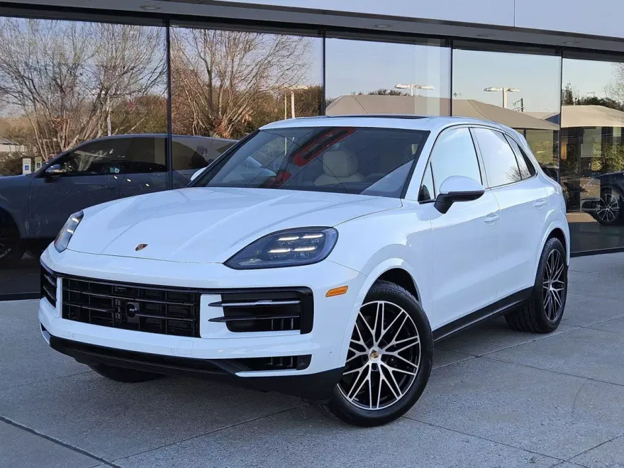 2025 Porsche Cayenne photo 1