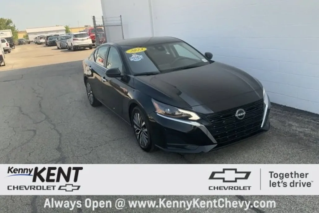 2023 Nissan Altima 2.5 SV photo 1