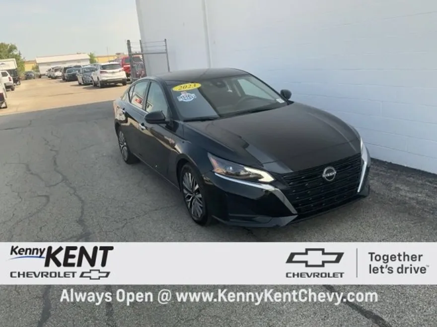 2023 Nissan Altima 2.5 SV photo 1