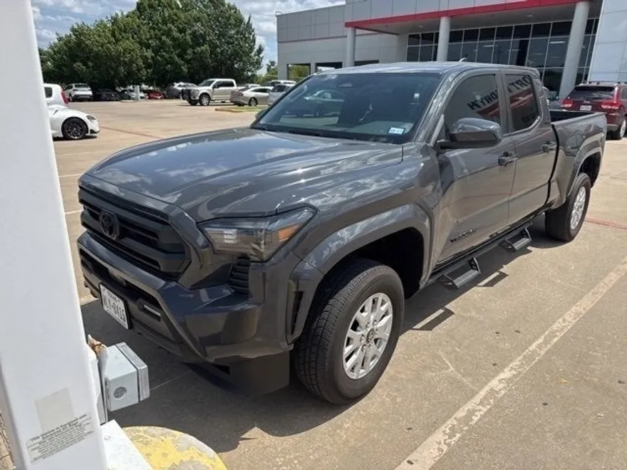 2025 Toyota Tacoma SR5 photo 1