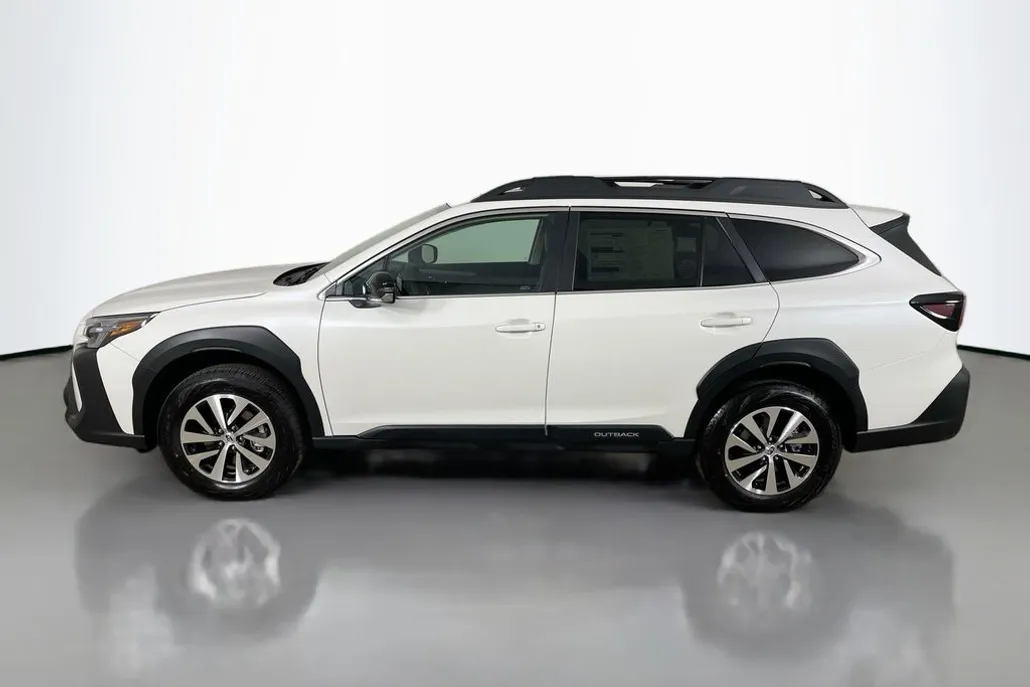 2025 Subaru Outback Premium photo 1