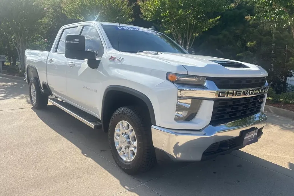 2020 Chevrolet Silverado 2500HD LT photo 1