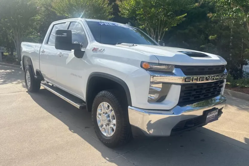 2020 Chevrolet Silverado 2500HD LT photo 1