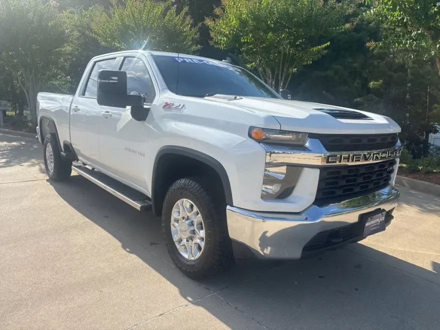 2020 Chevrolet Silverado 2500HD LT photo 1