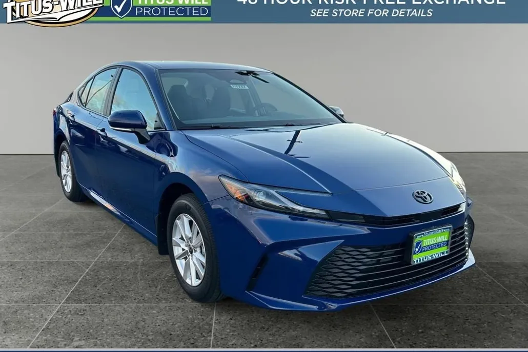 2025 Toyota Camry LE photo 1