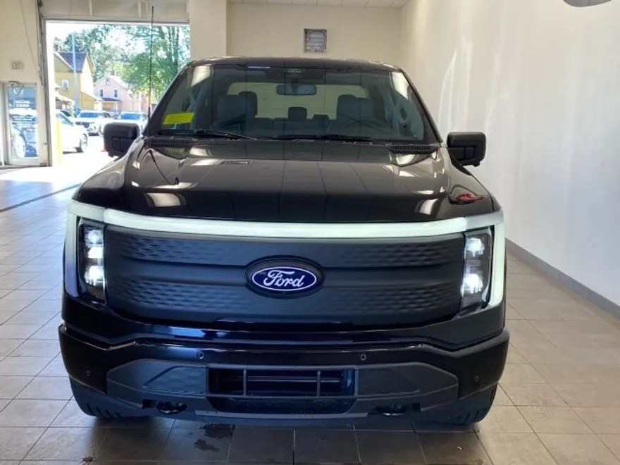 2025 Ford F-150 Lightning photo 1