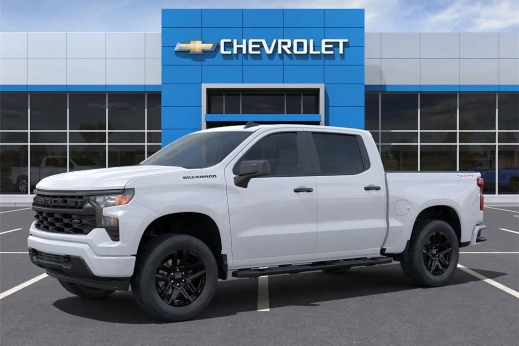 2025 Chevrolet Silverado 1500 Custom photo 1