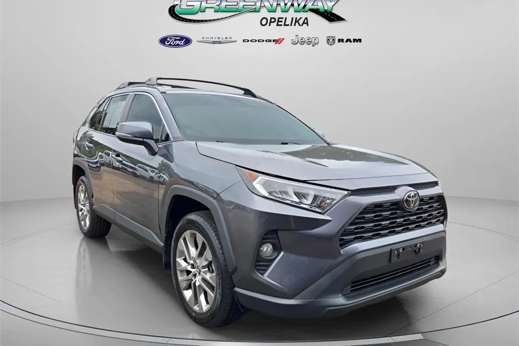 2021 Toyota RAV4 XLE Premium photo 1