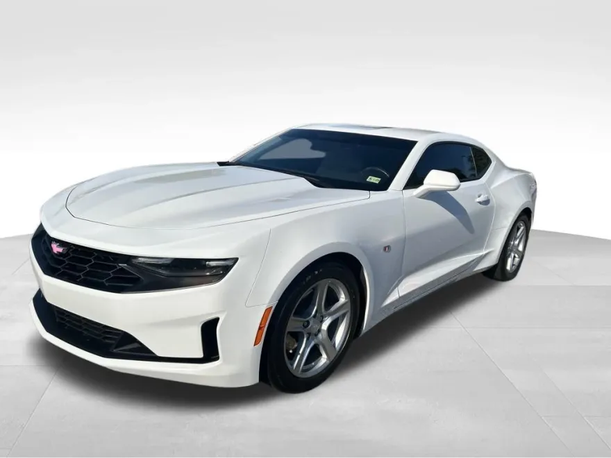 2023 Chevrolet Camaro 1LT photo 1