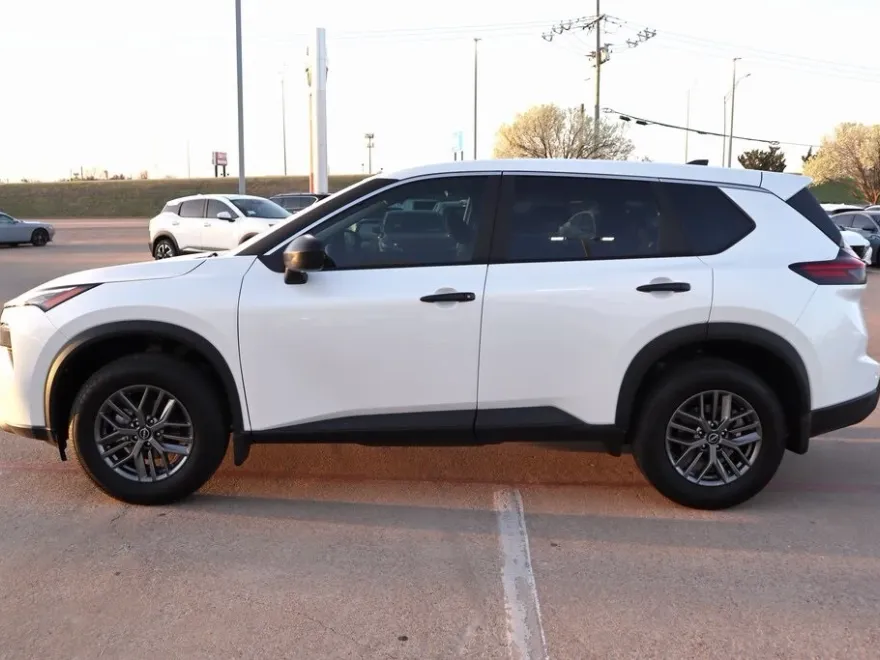 2026 Nissan Rogue S photo 1