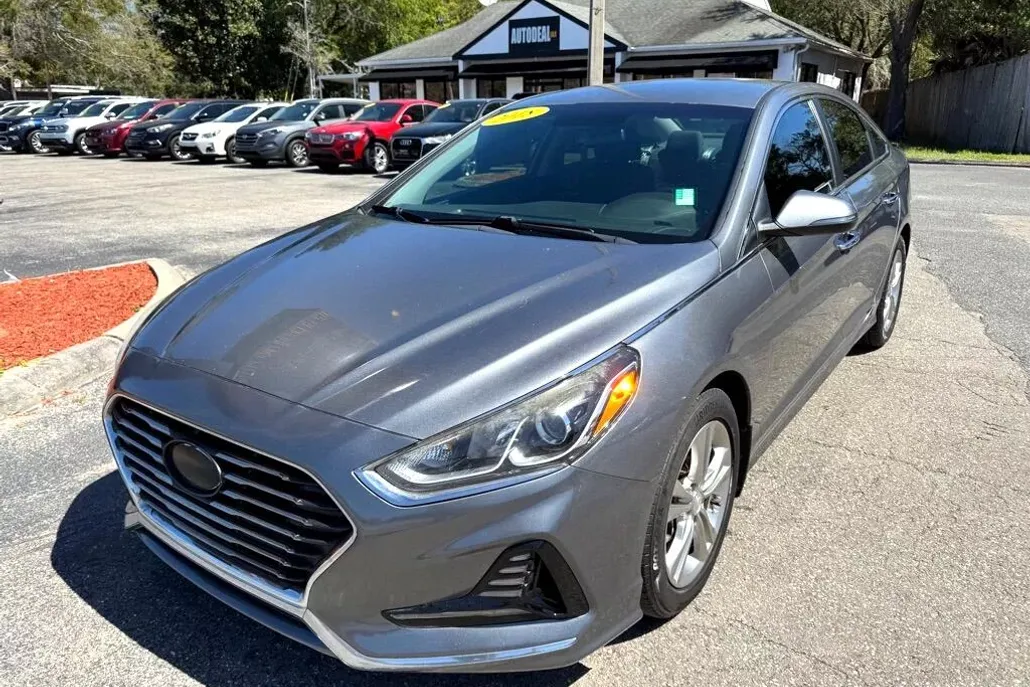 2018 Hyundai Sonata SEL photo 1