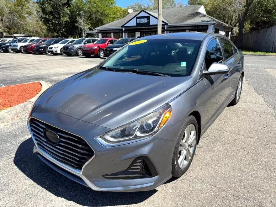 2018 Hyundai Sonata SEL photo 1