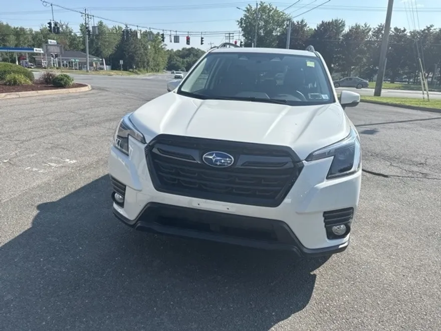 2023 Subaru Forester Limited photo 1