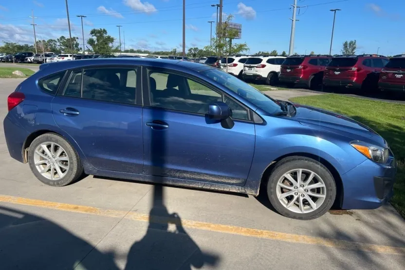 2014 Subaru Impreza 2.0i Premium photo 1