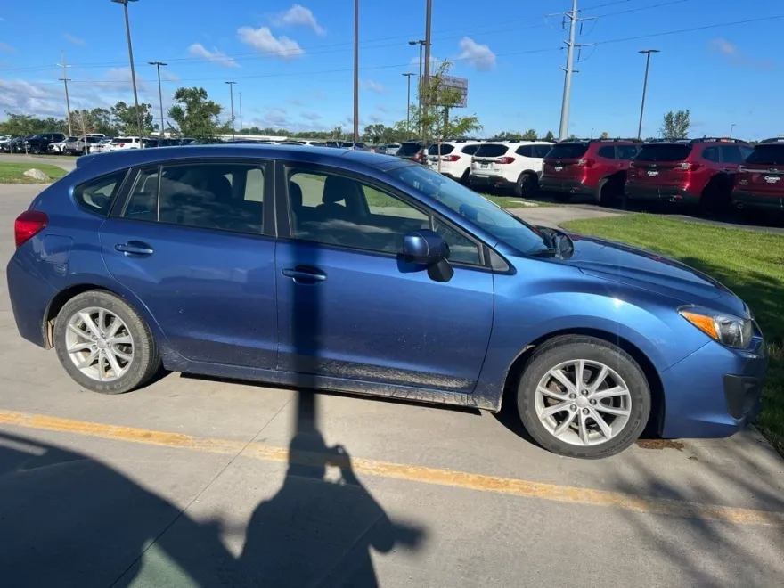 2014 Subaru Impreza 2.0i Premium photo 1