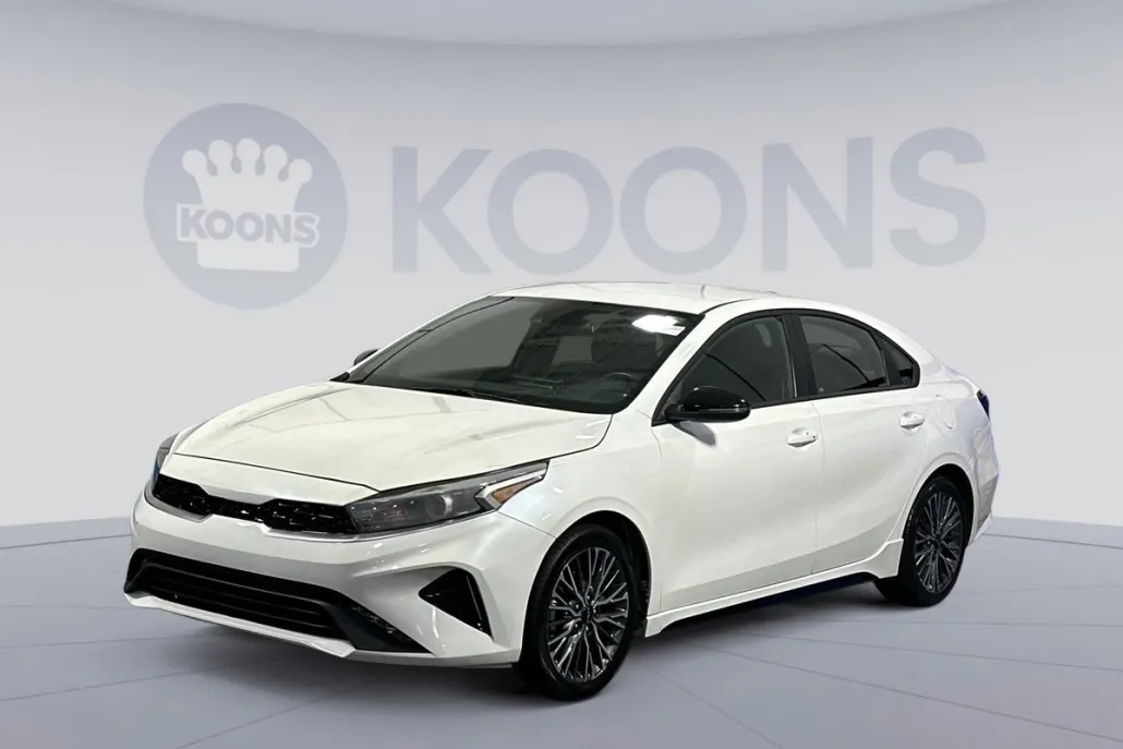 2023 Kia Forte GT-Line photo 1