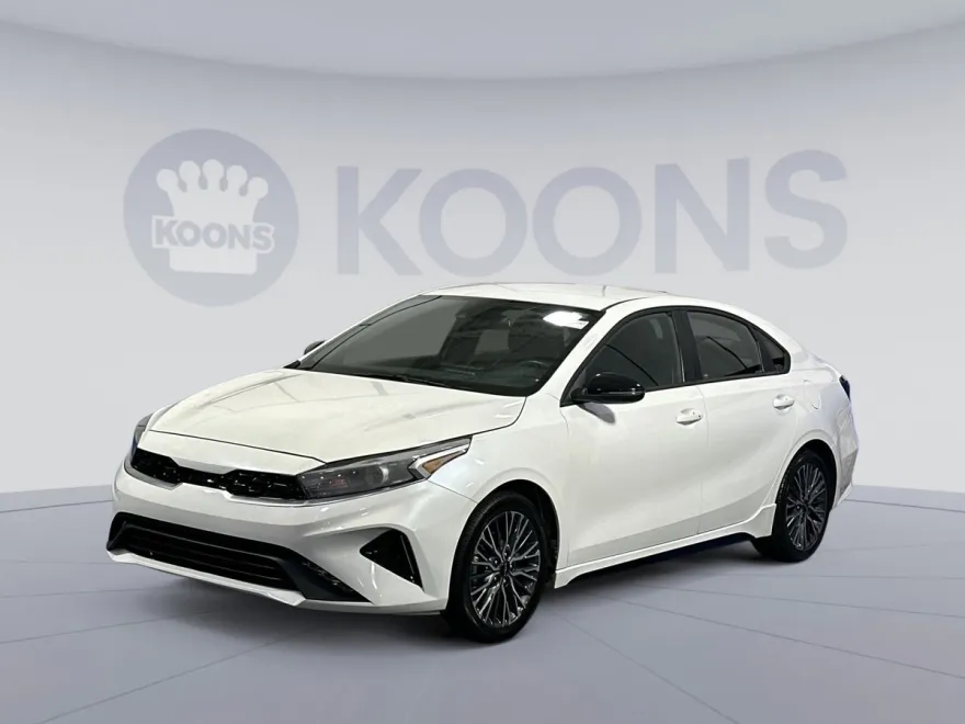 2023 Kia Forte GT-Line photo 1