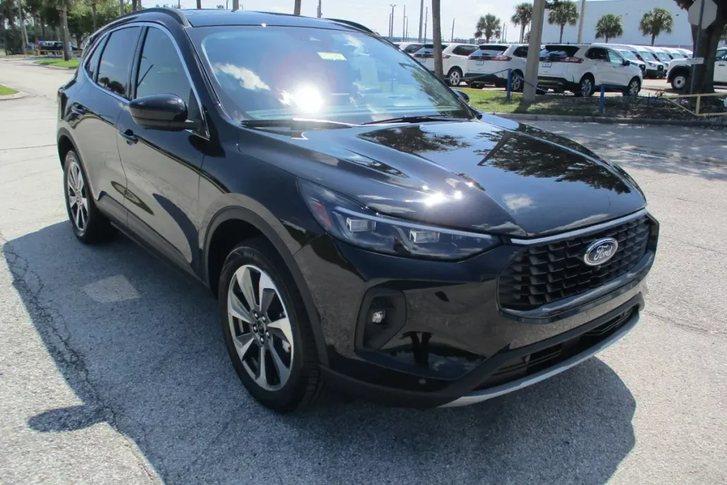 2024 Ford Escape Platinum photo 1
