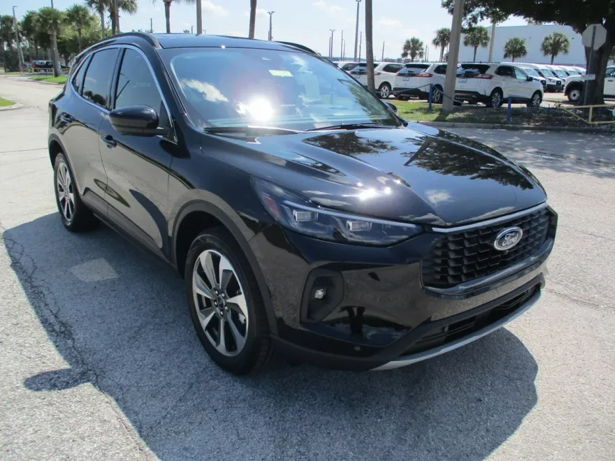 2024 Ford Escape Platinum photo 1