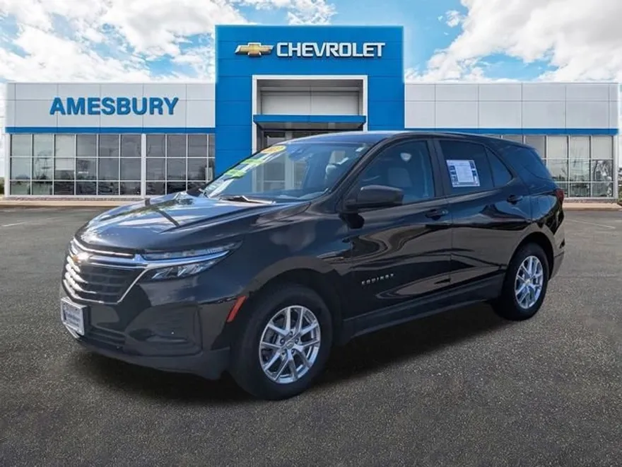 2022 Chevrolet Equinox LS photo 1