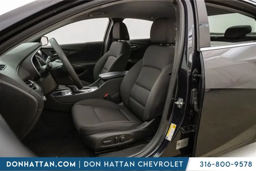 2023 Chevrolet Malibu 1LT photo 1