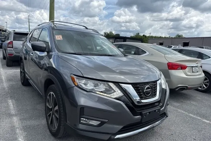2019 Nissan Rogue SL photo 1