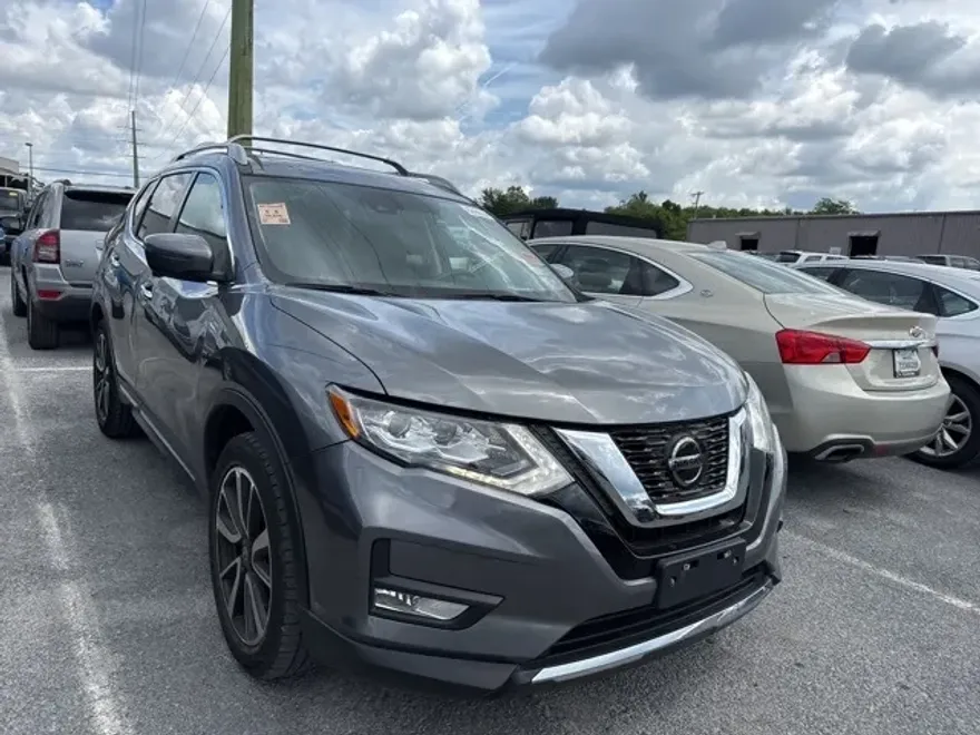 2019 Nissan Rogue SL photo 1