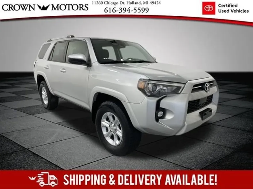 2021 Toyota 4Runner SR5 photo 1