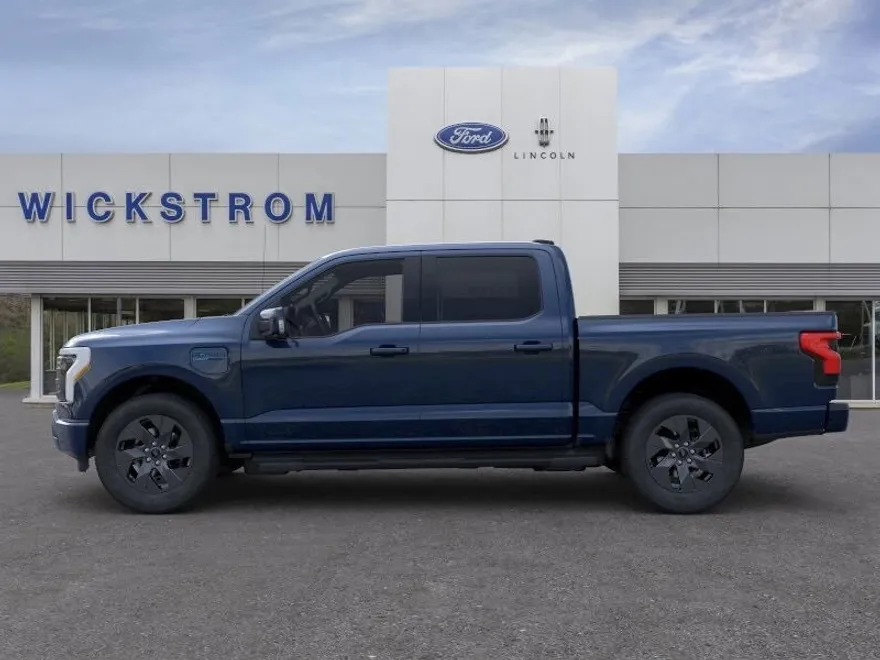 2025 Ford F-150 Lightning Lariat photo 3