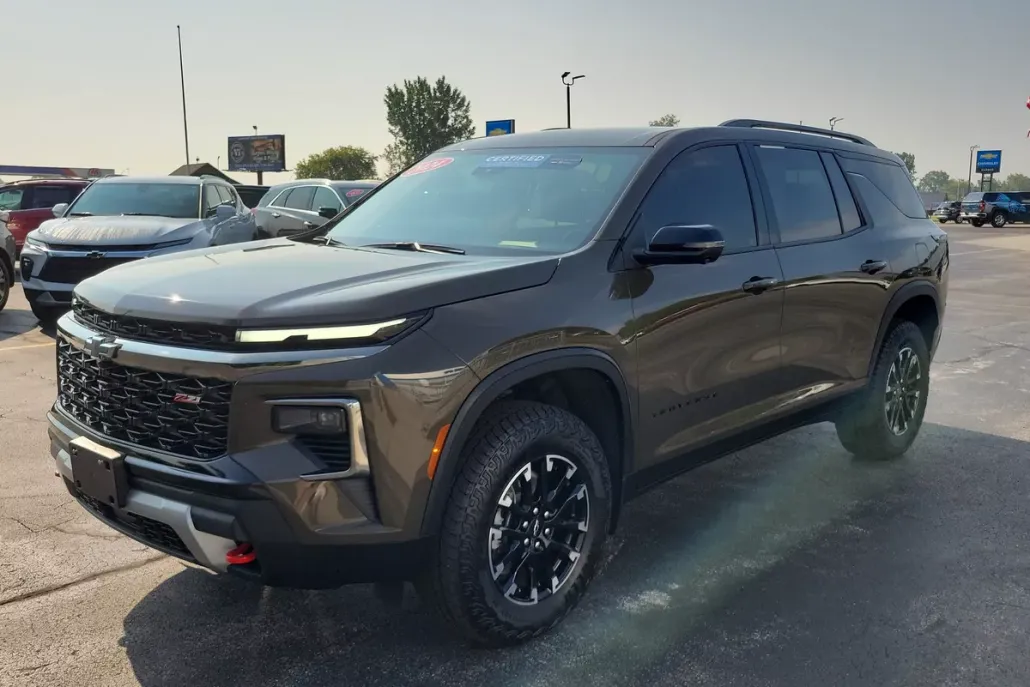 2024 Chevrolet Traverse Z71 photo 1