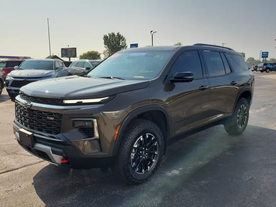 2024 Chevrolet Traverse Z71 photo 1