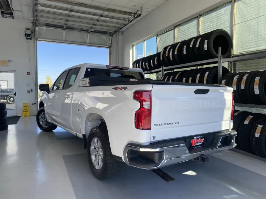 2022 Chevrolet Silverado 1500 LT photo 1