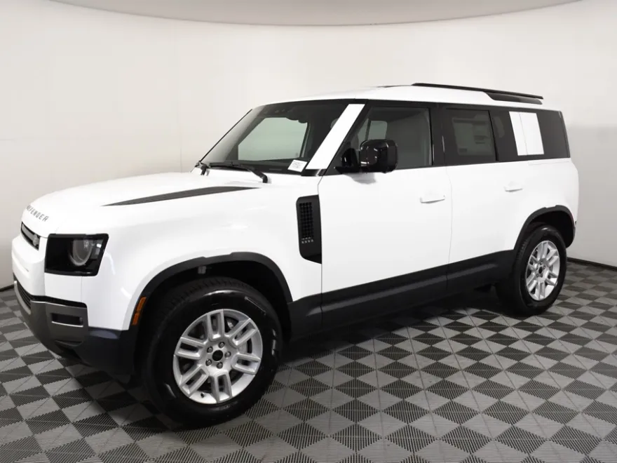 2026 Land Rover Defender 110 photo 1
