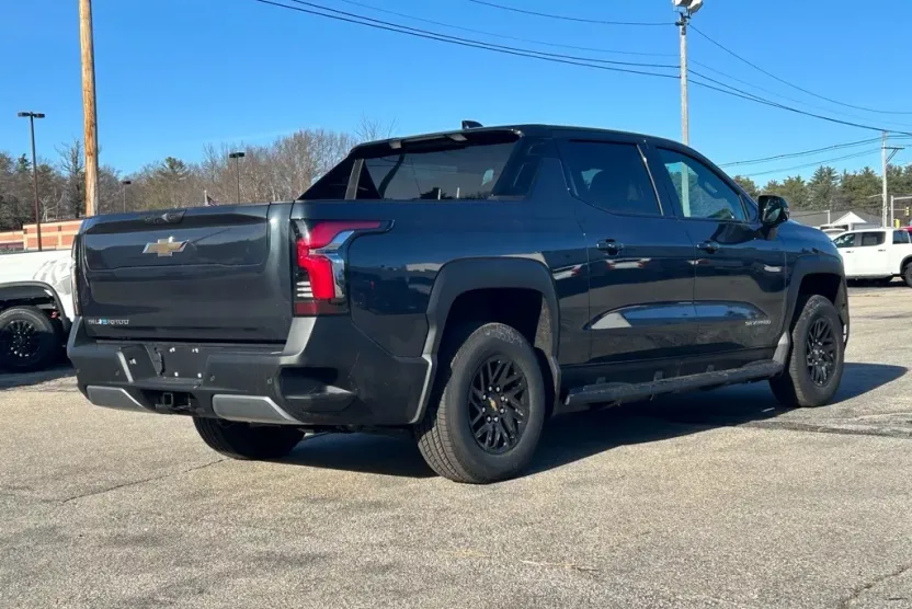 2025 Chevrolet Silverado EV LT photo 1