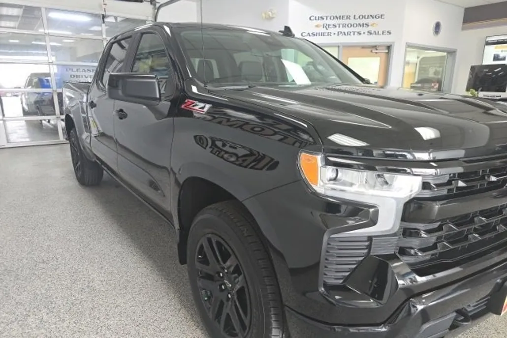 2024 Chevrolet Silverado 1500 RST photo 1