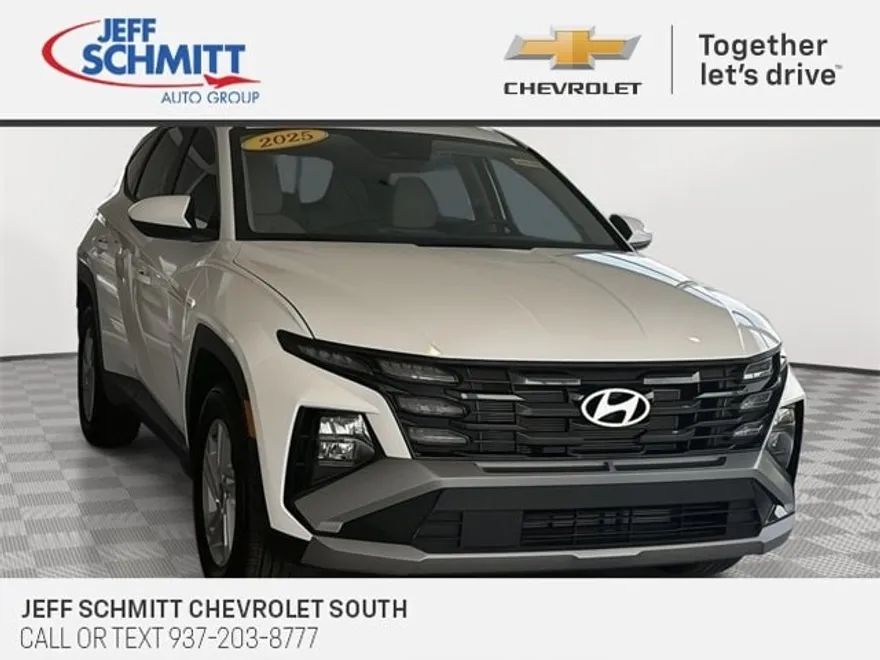 2025 Hyundai Tucson SE photo 1