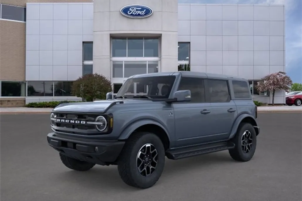 2025 Ford Bronco Outer Banks photo 1