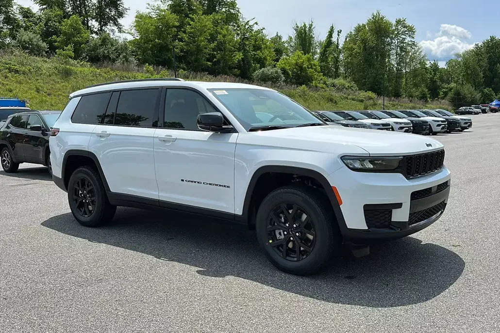 2025 Jeep Grand Cherokee Altitude X photo 1