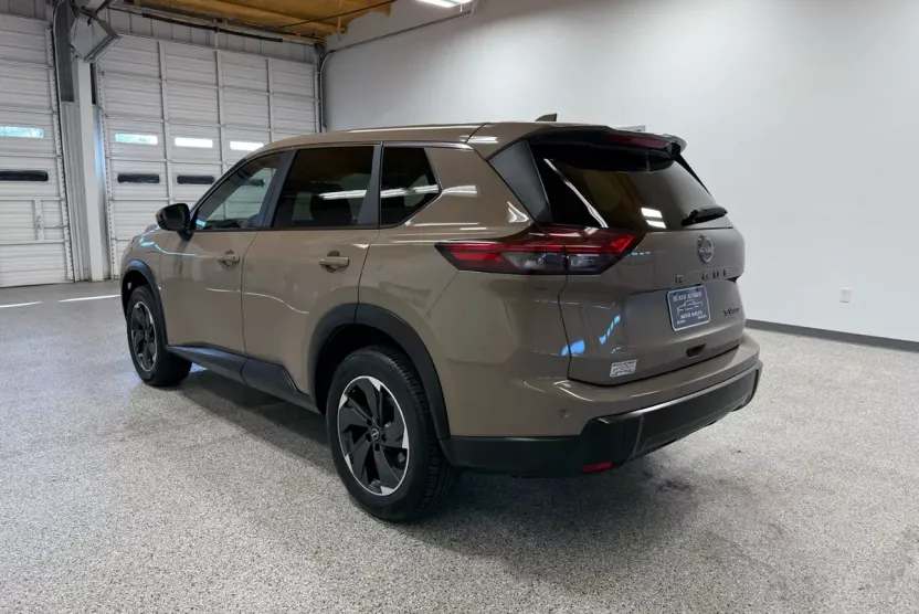 2024 Nissan Rogue SV AWD photo 1