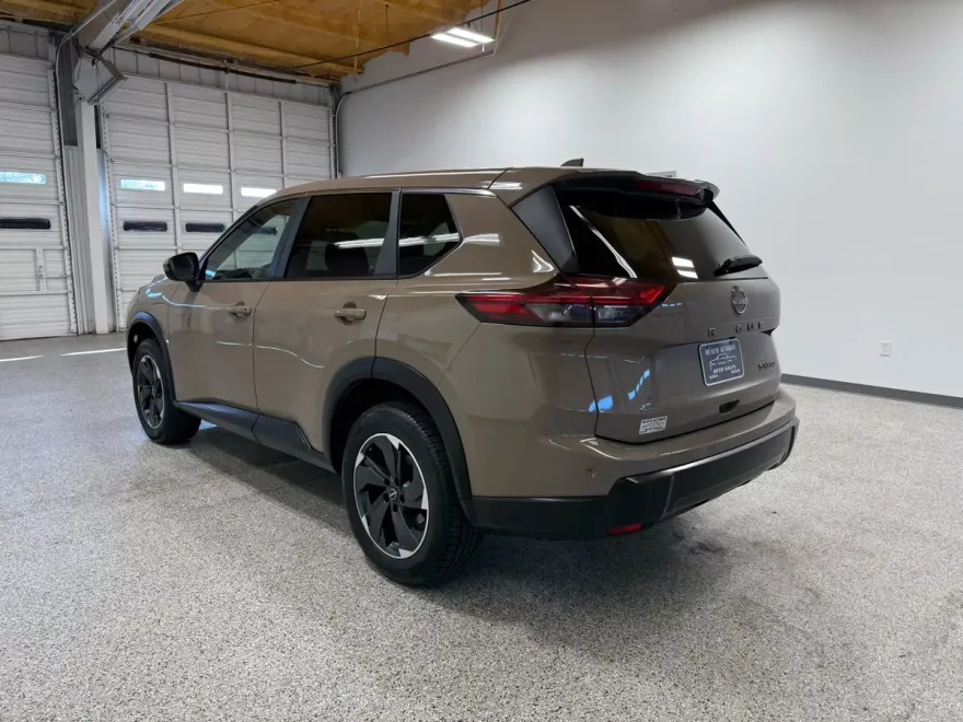 2024 Nissan Rogue SV AWD photo 1
