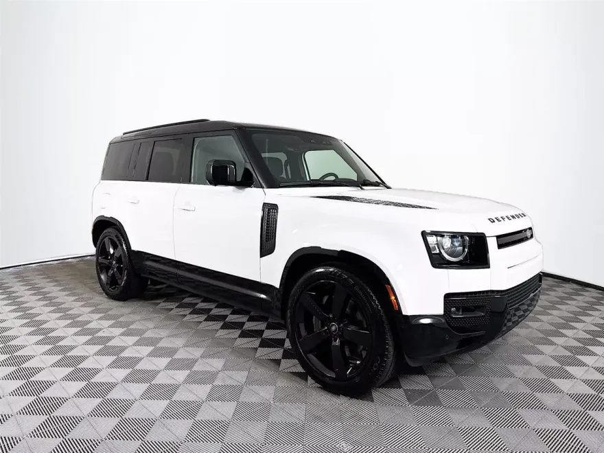 2025 Land Rover Defender 110 X-Dynamic SE photo 1