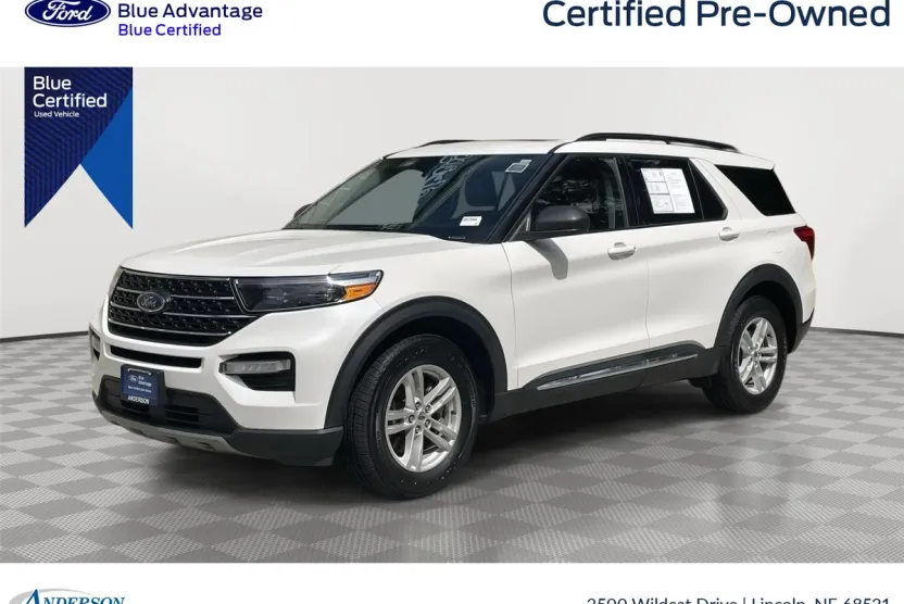 2022 Ford Explorer XLT photo 1